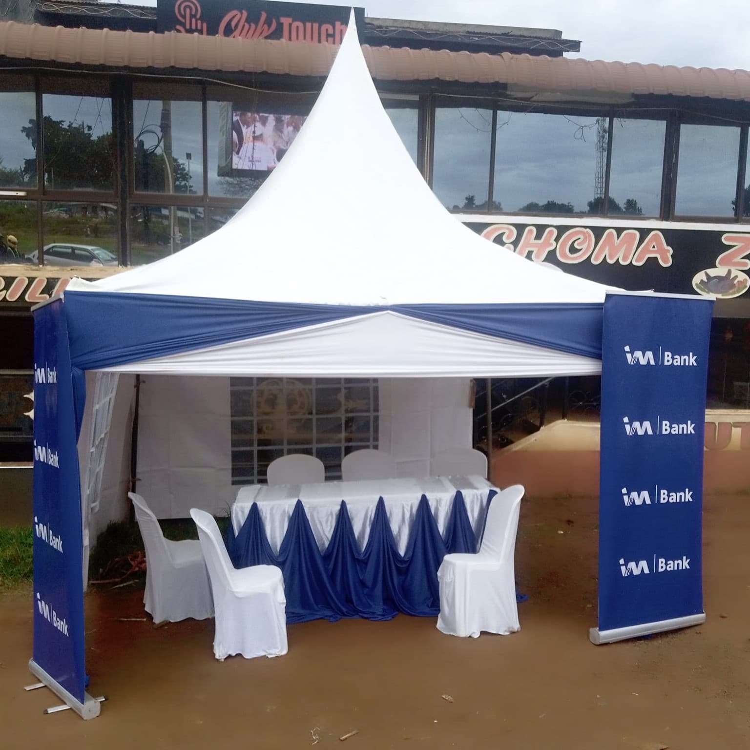 Chafing dish and gourmet buffet table presentation